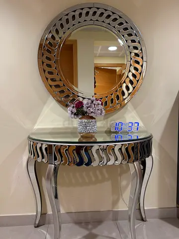 Elegant Mirrored Console Table with Round Mirror