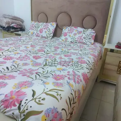 Beautiful 180x200 Bed with Comfortable Mattress