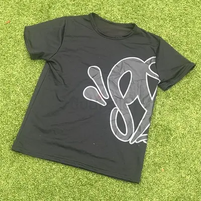 Syna Stylish Black T-Shirt with Unique Graphic Design