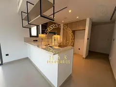 Elegant 3bd Town House | Vacant | Near To Pool