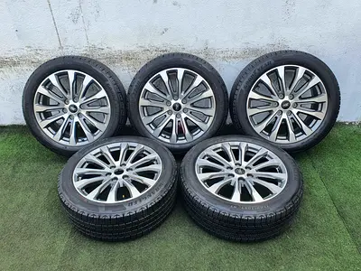 5x original 21” Ford Everest Platinum wheels and tyres