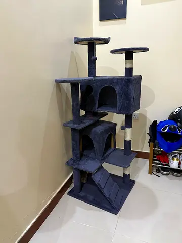 شجرة القطط للتسلق وبيتين