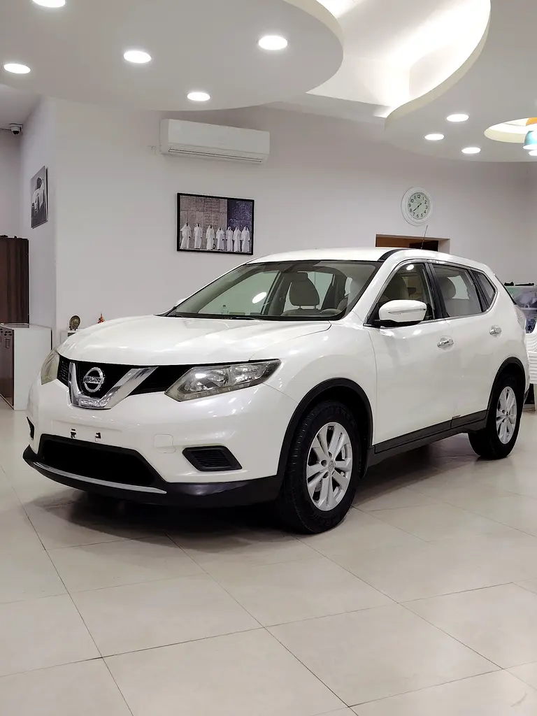 Nissan X-Trail 2017 — photo 1 of 10