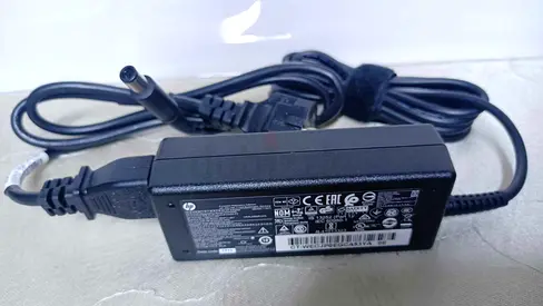 NEW! 65watts HP Power Brick Charger Adapter (Black Tip)