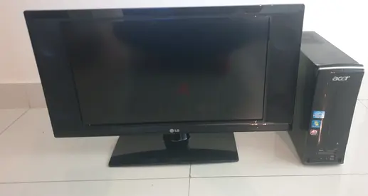 Desktop Computer with 22 Monitor