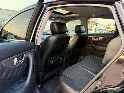 2018 Infiniti QX70 — фото 11