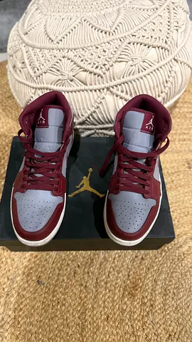 Jordans 1 Mid cherrywood 43 /9.5