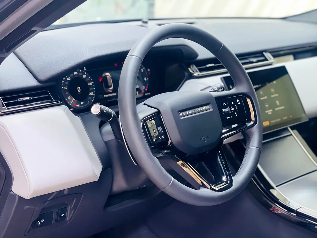 Land Rover Range Rover Velar 2024