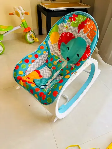 Baby Rocker with Fun Designs, tunes