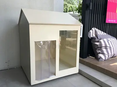 Pet house , Cat house , Dog house , Small size with air condition front glasses .