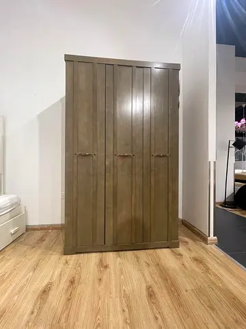 Wardrobe Three doors