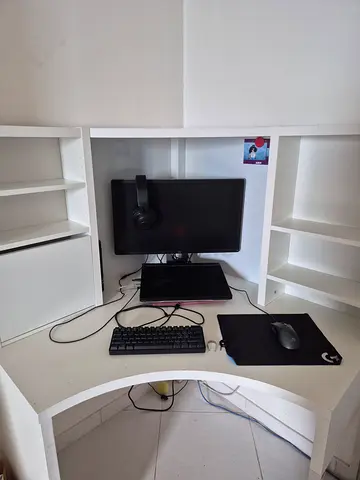 Full Gaming setup (with table)