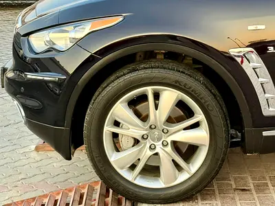2018 Infiniti QX70 — фото 7