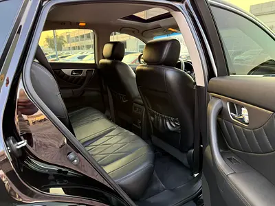 2018 Infiniti QX70 — фото 12