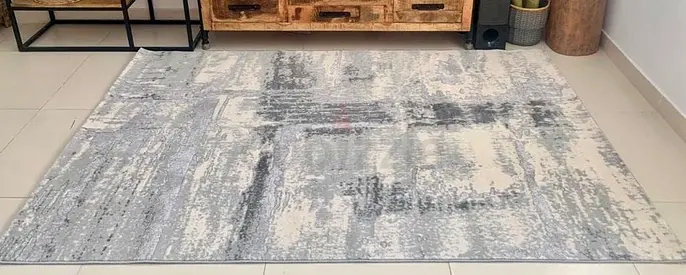 Grey Abstract Area Rug - Perfect for Any Room