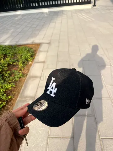 Stylish LA Cap - Perfect for Any Casual Outing!