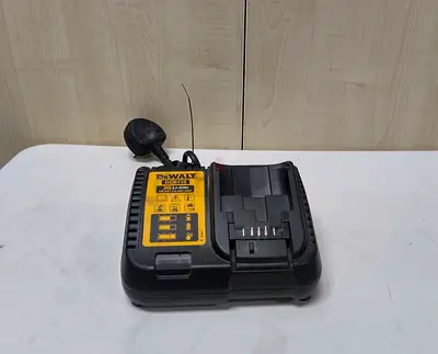 DEWALT DCB107 CHARGER