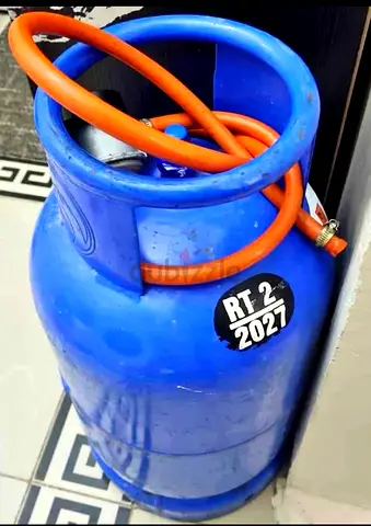 Fuly filled gas cylinder with regulator, hose, pins for sale, free delivery immediately