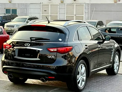 2018 Infiniti QX70 — фото 4