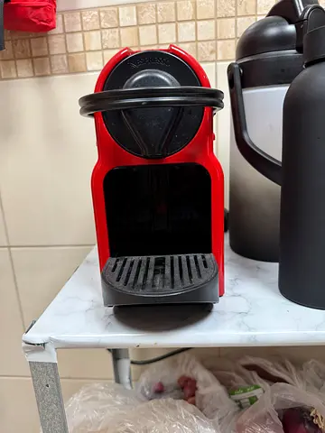 Nespresso Inissia Coffee Maker C40 Ruby Red