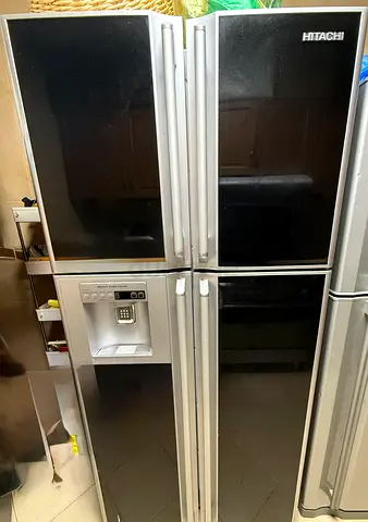 HITACHI FRIDGE AND FREEZER 2 DOOR BLACK