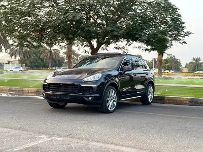 PORSCHE CAYENNE MODEL 2016 GCC SPACE FULL OPTION