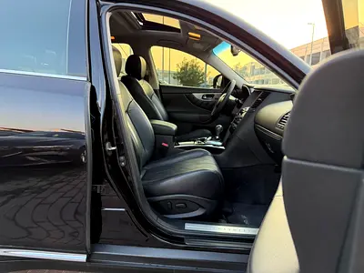 2018 Infiniti QX70 — фото 10