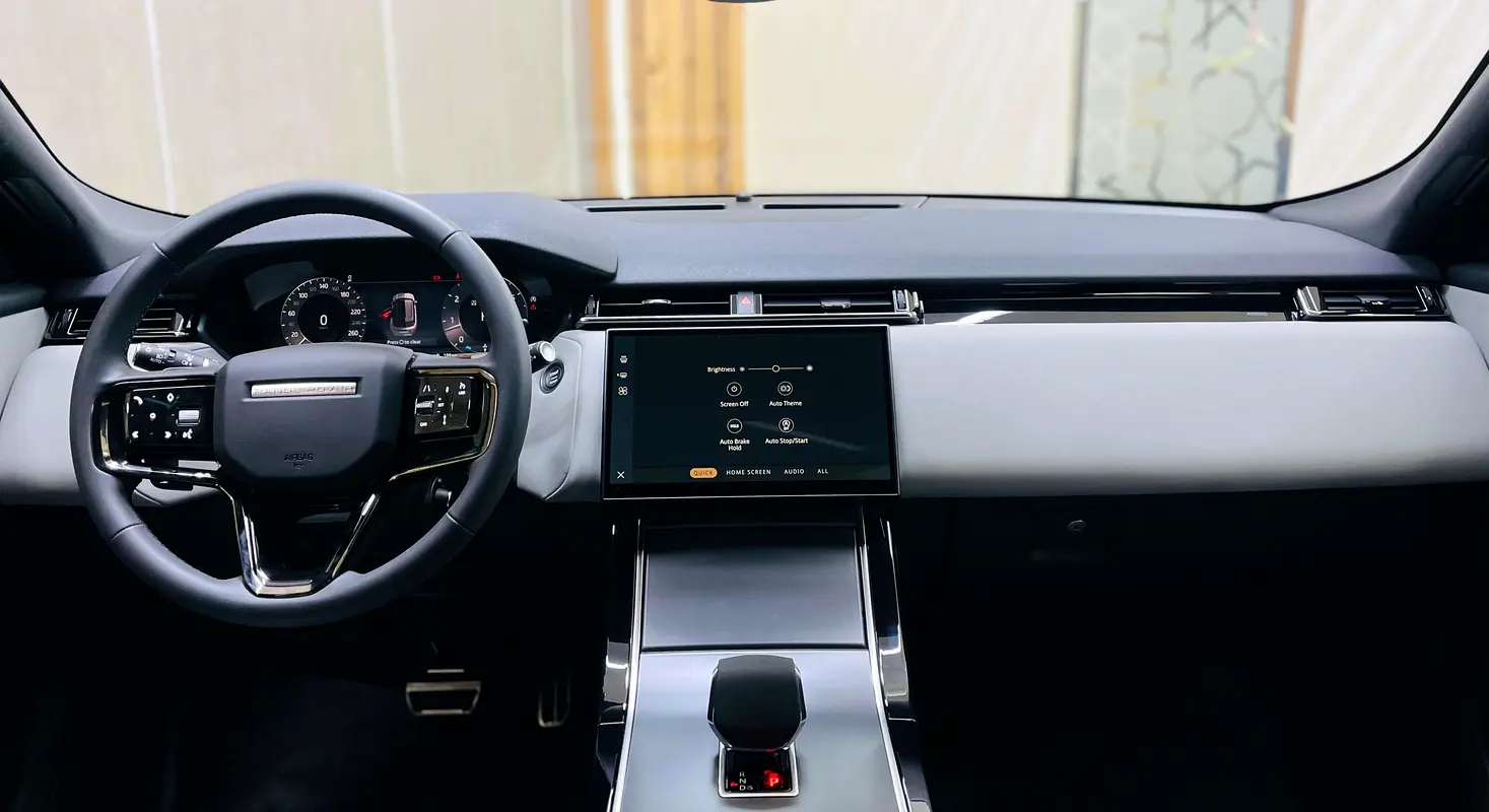 Land Rover Range Rover Velar 2024
