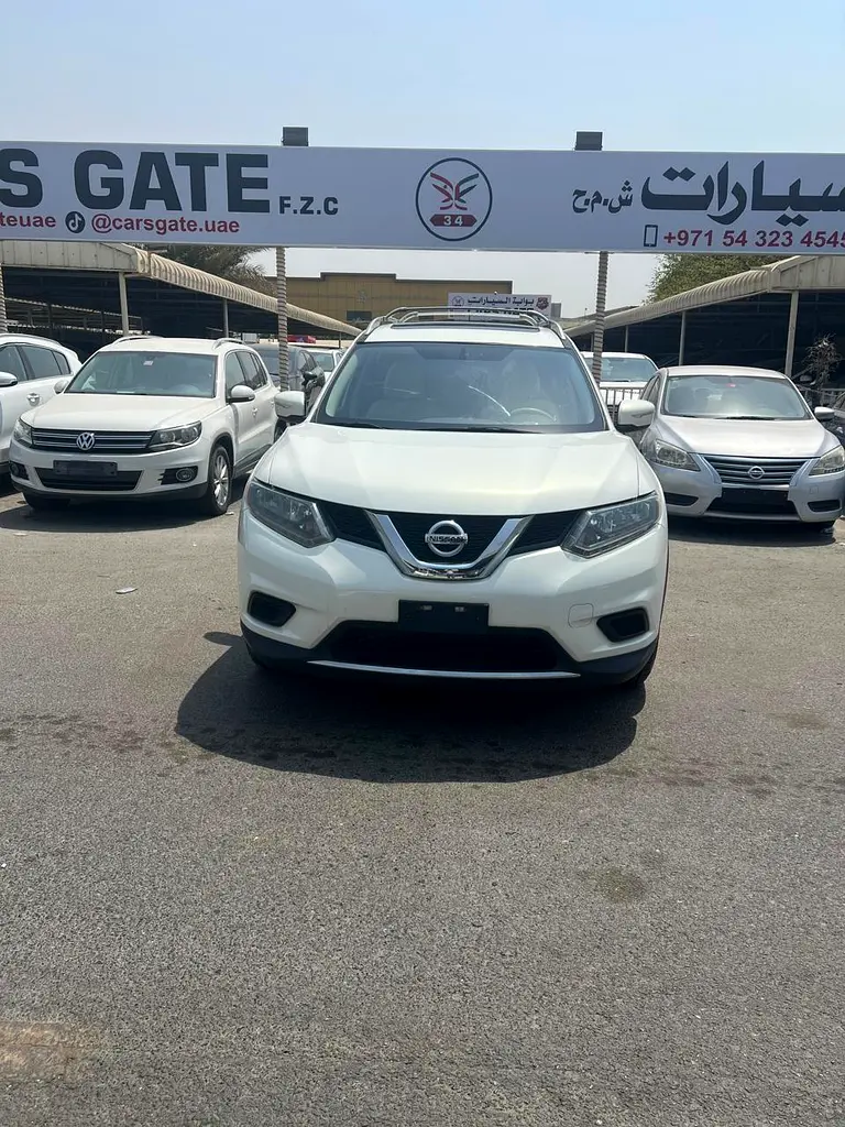 Nissan Rogue 2014 — photo 1 of 14
