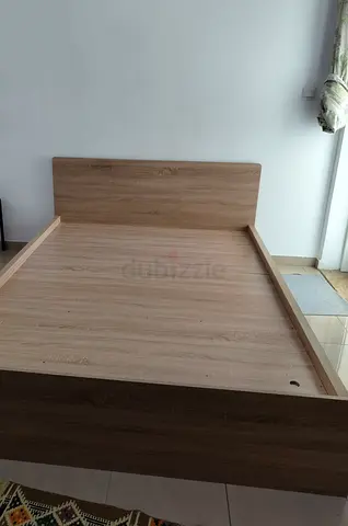 Double bed  (queen size) with curved edges