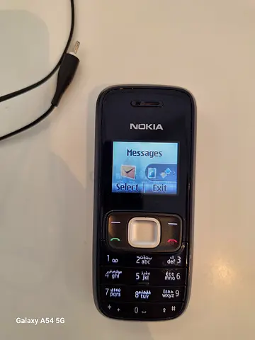 Classic Nokia Mobile Phone in Good Condition