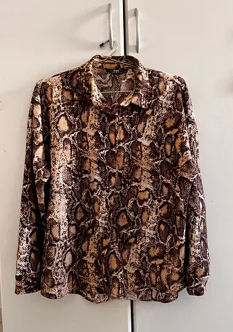 Stylish Python Print Button-Up Shirt