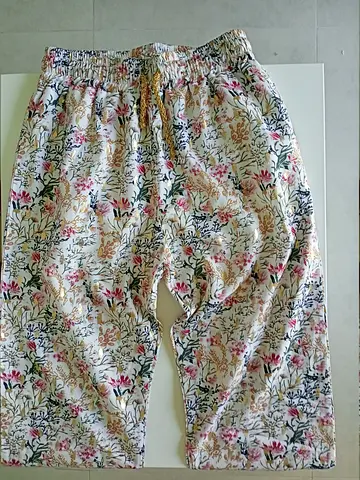 Girls summer pants.