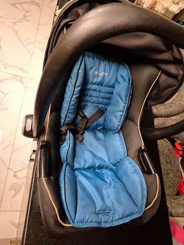 Car seat cum baby cott