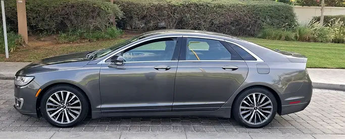 2018 Lincoln MKZ 照片 2