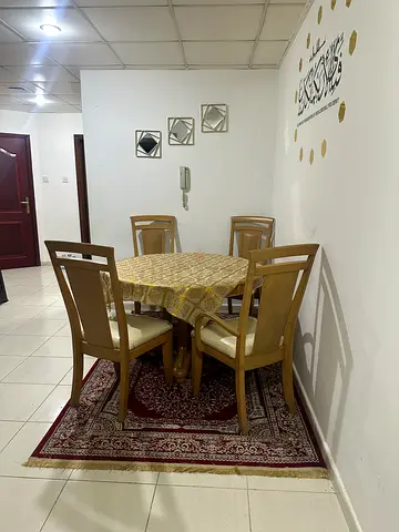 Dining Table extendable