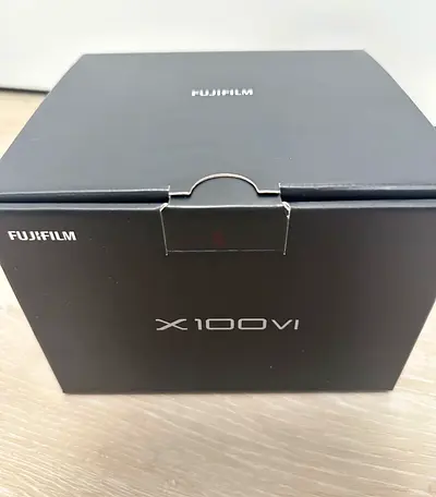 Fujifilm X100VI - Excellent Condition, Original Box Included