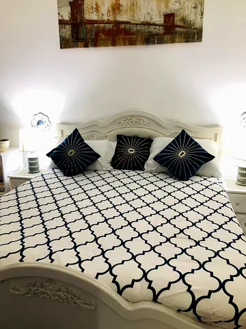 King size bed with night stands