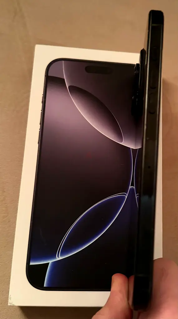 Iphone16 pro max 1TB and apple care