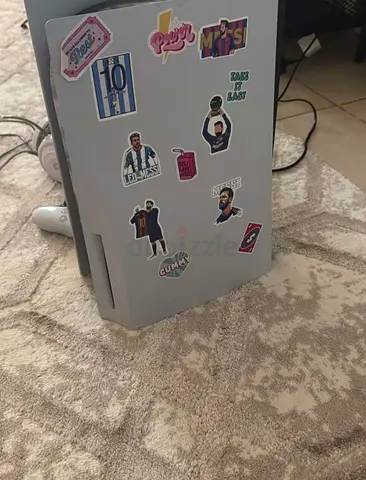 سوني 5 نظيف مع شاشه و سماعات