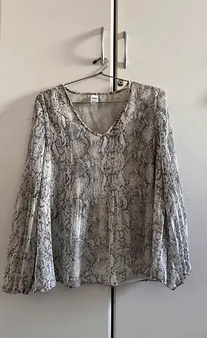 Elegant Snakeskin Printed Blouse