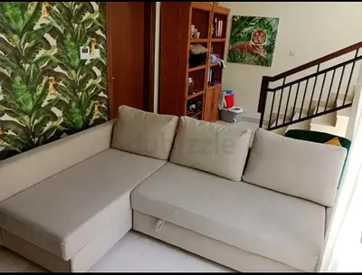 Comfy Sectional Sofa in Neutral Beige