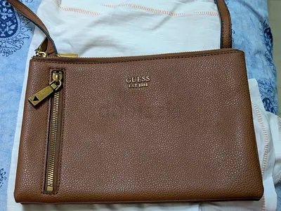 Elegant Womens Crossbody in Great Condition