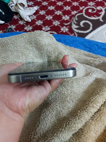 Iphone 15 pro max 256 gb read description