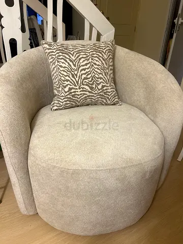 Comfortable and Stylish Accent Chair with Cushion
