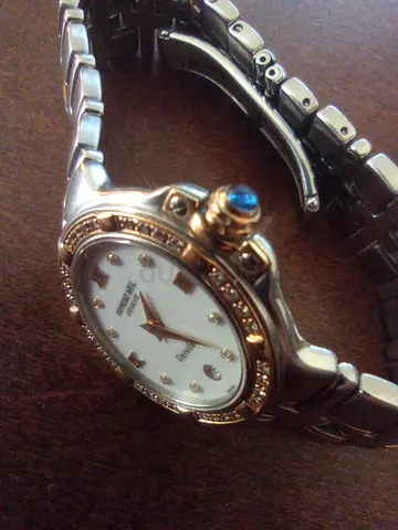 Vintage Ladies Watch - Raymond Weil Parsifal -32 Diamond bezel. 8 Diamond hour markers.