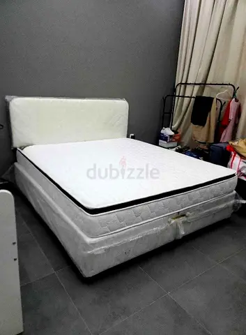 New King size American style Diwan base bed with mattress available