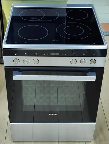 Siemens full electric cooker new model 60cm excellent condition