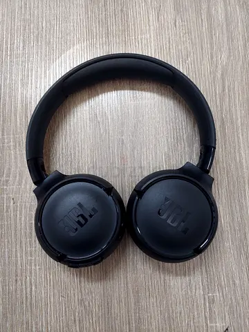 JBL Tune 520BT Wireless On-Ear Headphones, Pure Bass Sound