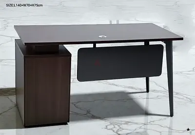 Modern and Sleek Office Desk